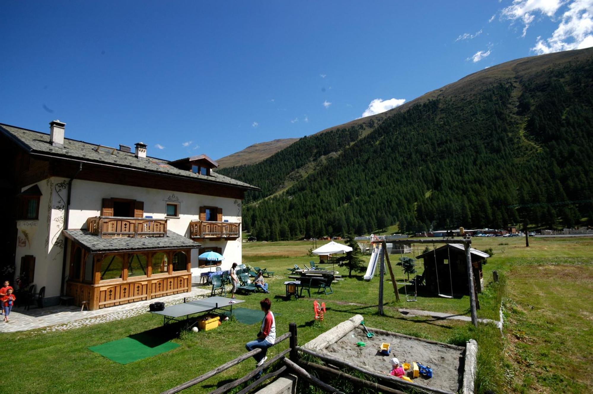 Art Apartments Casa Lapis Ливиньо Экстерьер фото